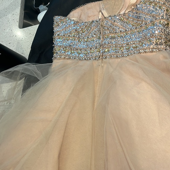 Girls dress - Picture 4 of 7